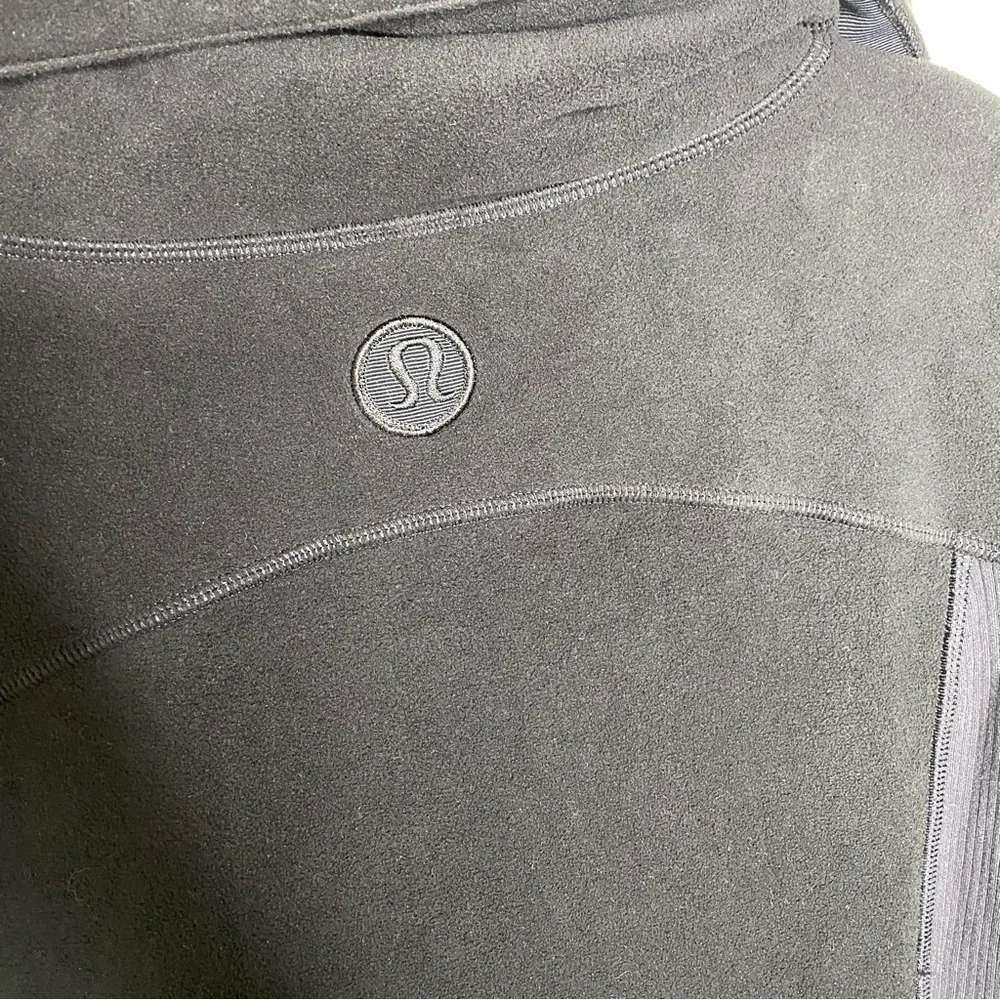 Lululemon half zip pullover fleece jacket size 6 - Picture 6 of 7